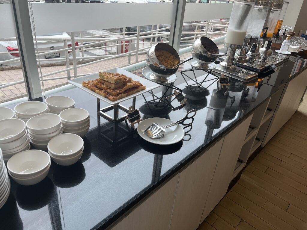 ibis sathorn breakfast