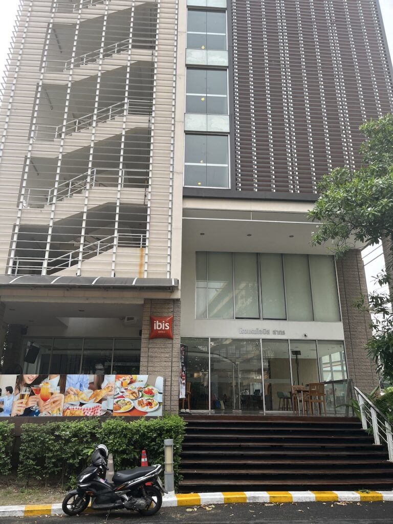 ibis sathorn exterior