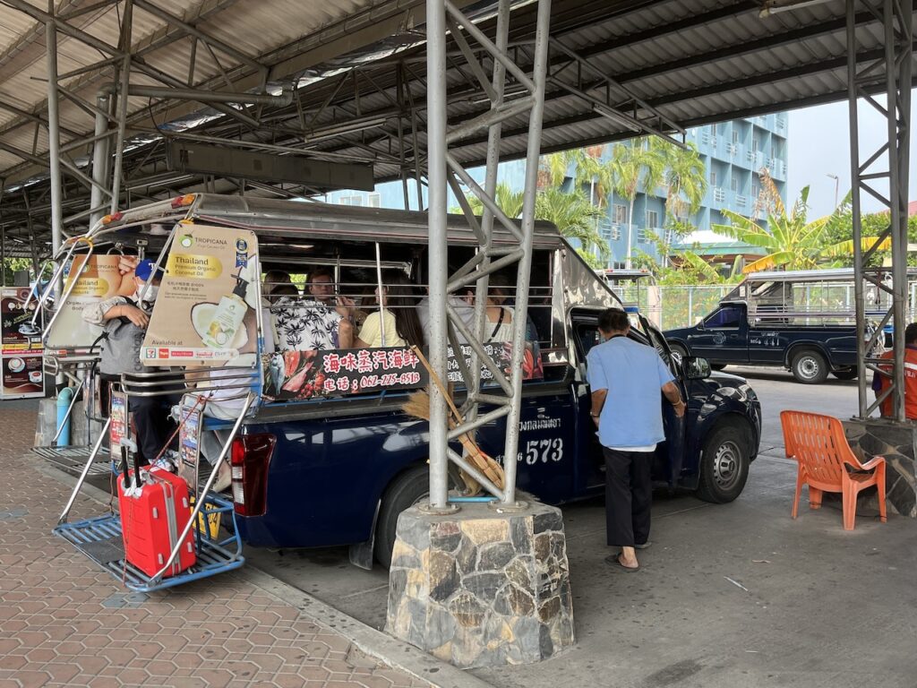 transport options from the bus station in Pattaya