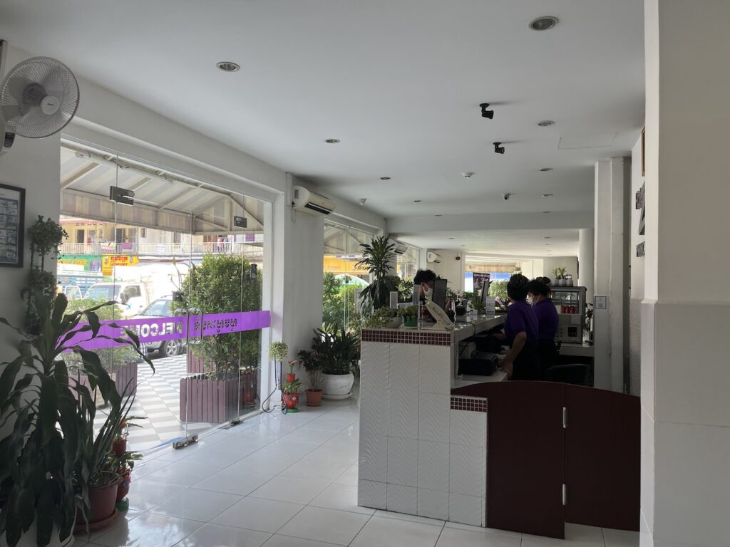 hotel zing lobby