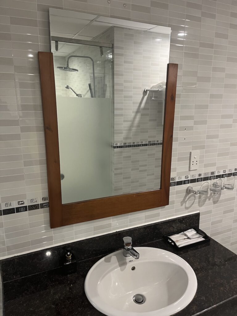 white lotus saigon sink and mirror