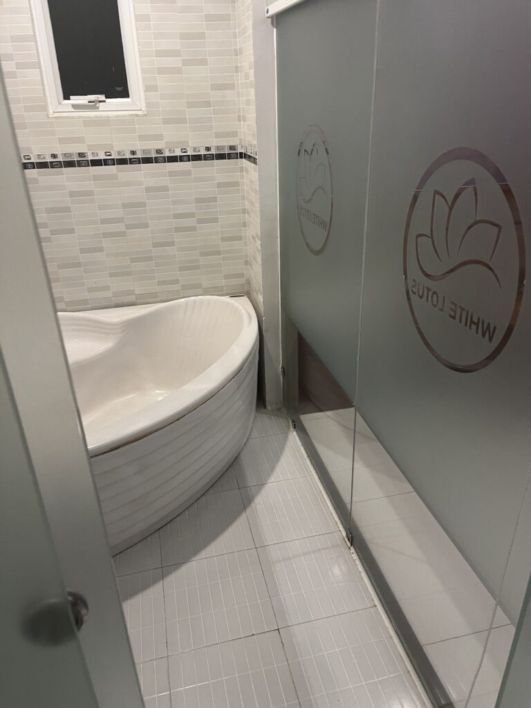 white lotus saigon bathtub