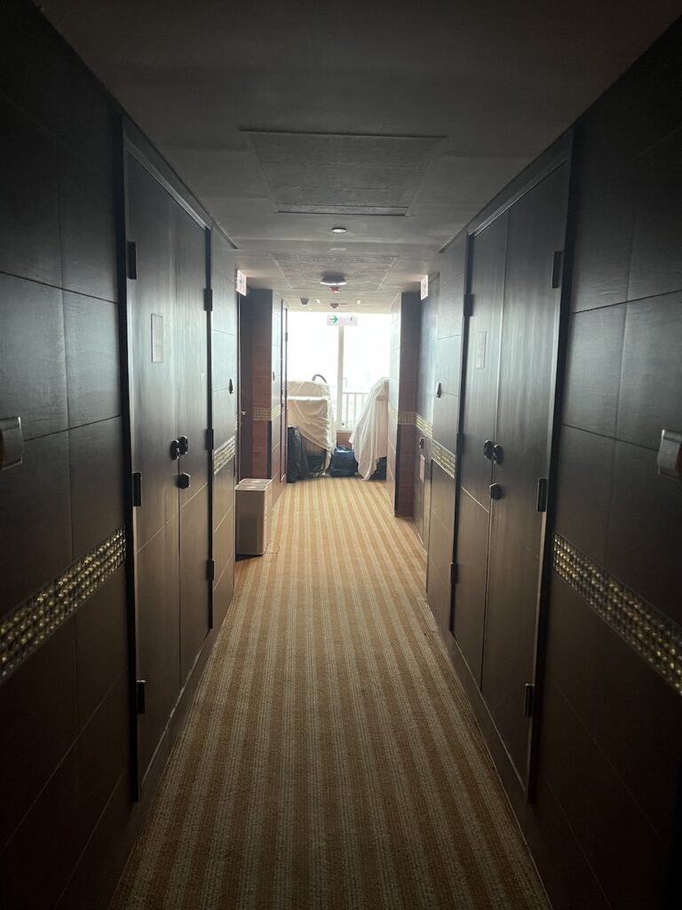 ramada Hong Kong grand hallway
