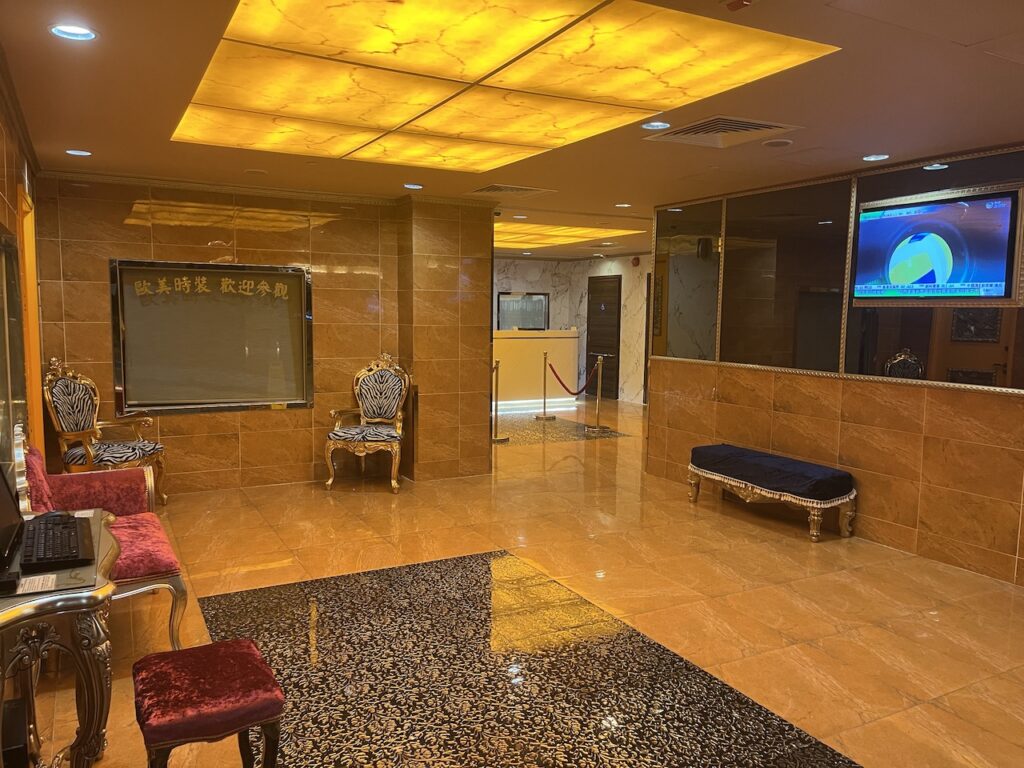 ramada Hong Kong grand lobby
