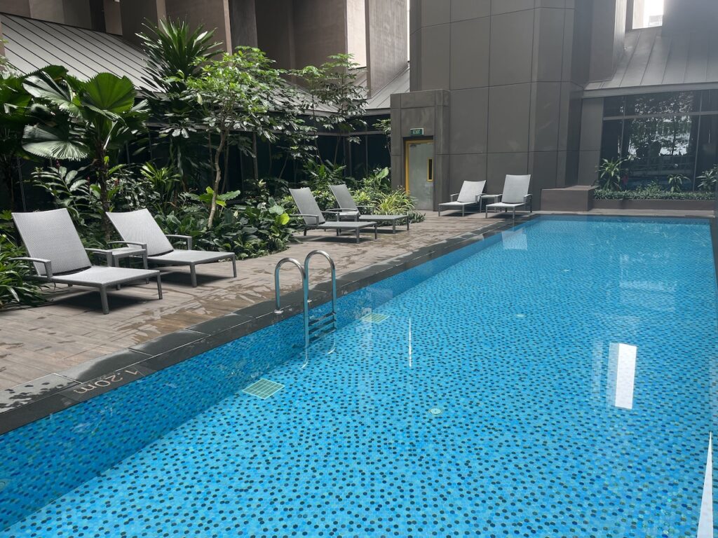 hotel mi singapore pool