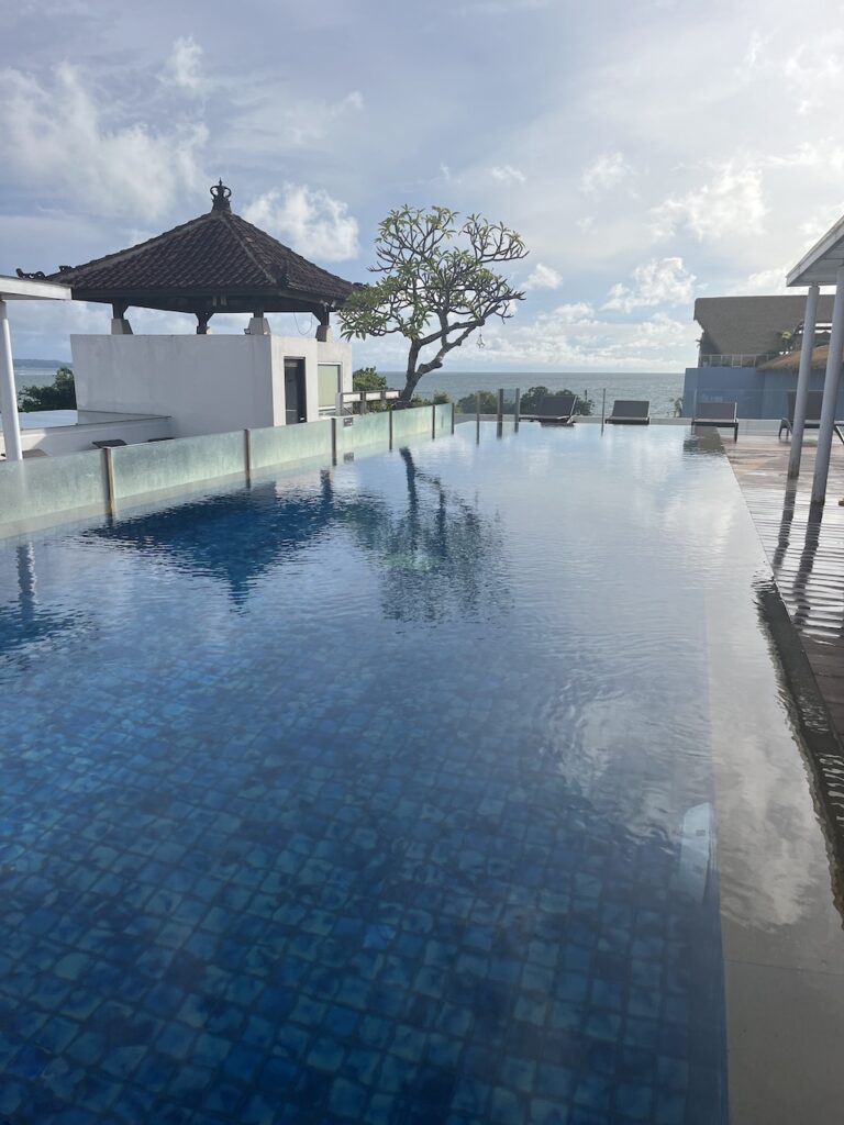 kuta beach hotel pool