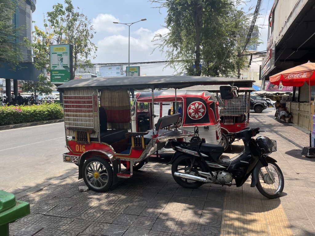 phnom penh tuk tuk