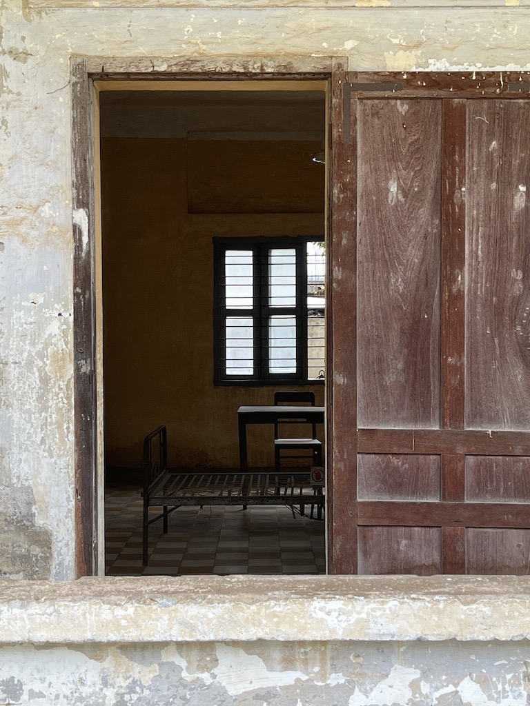 tuol sleng torture room