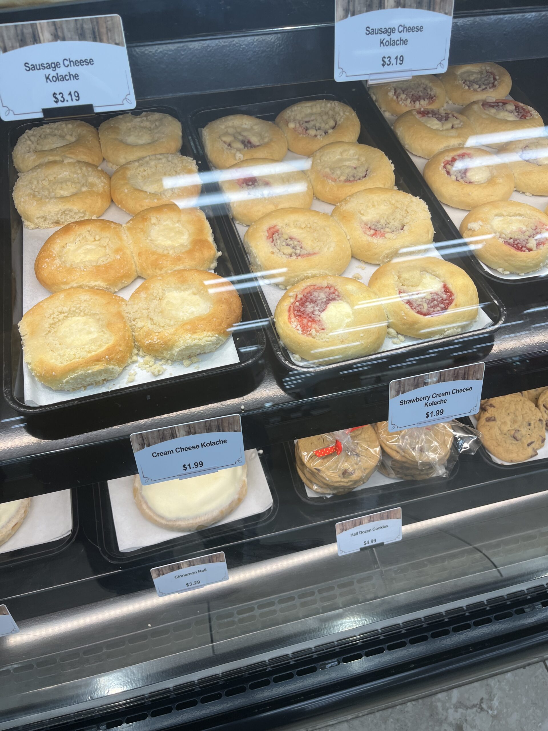 kolaches at buc-ee's