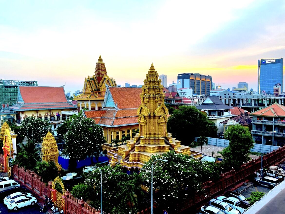 wat ounalom in phnom penh