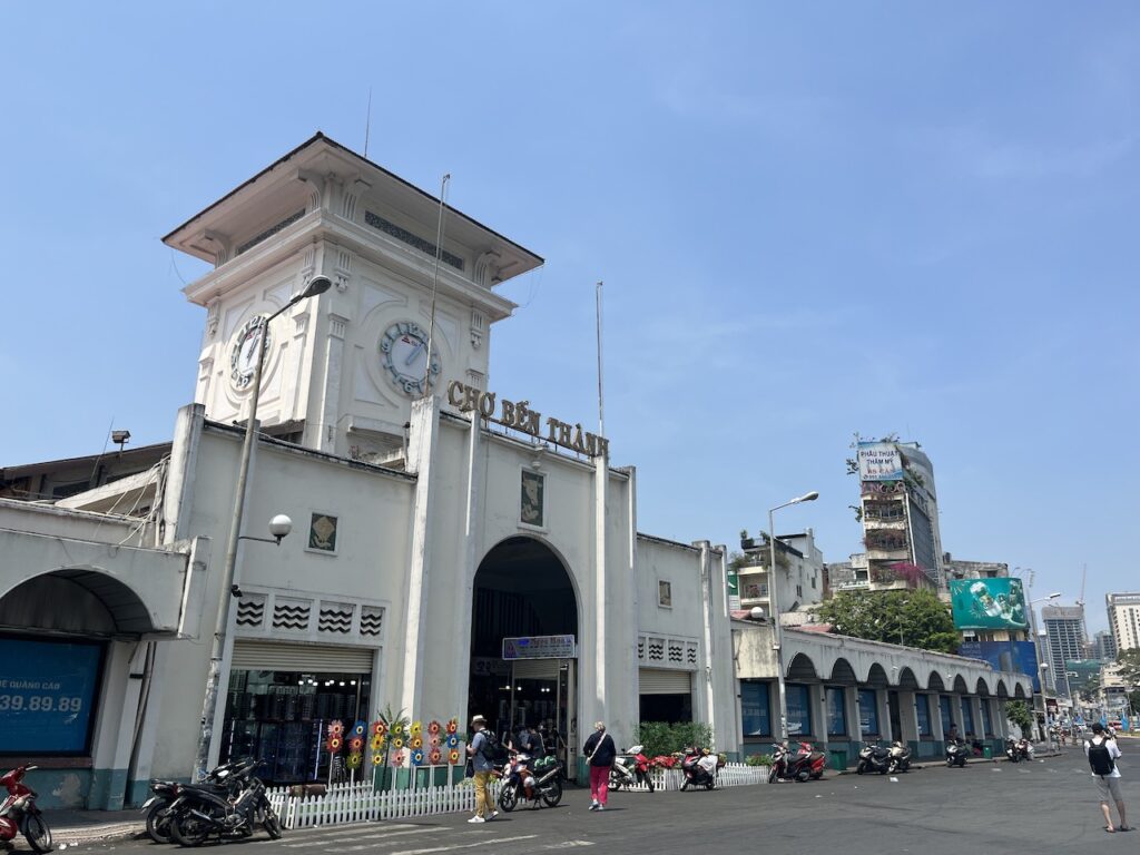 visiting saigon ben thanh market