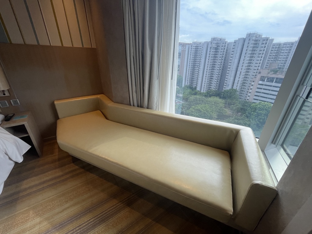 holiday inn express mong kok