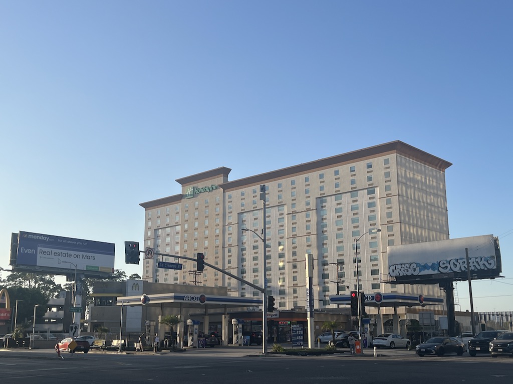 Holiday Inn LAX Airport: Hotel Intel