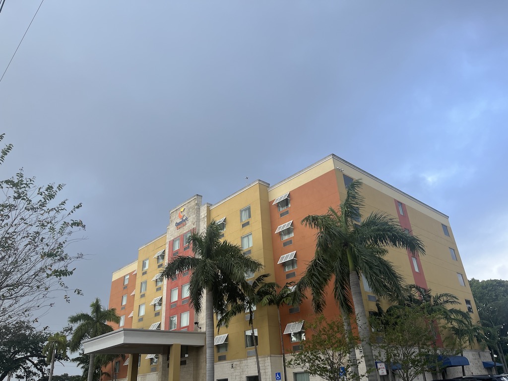 https://expedia.com/affiliate/QGqaam7
