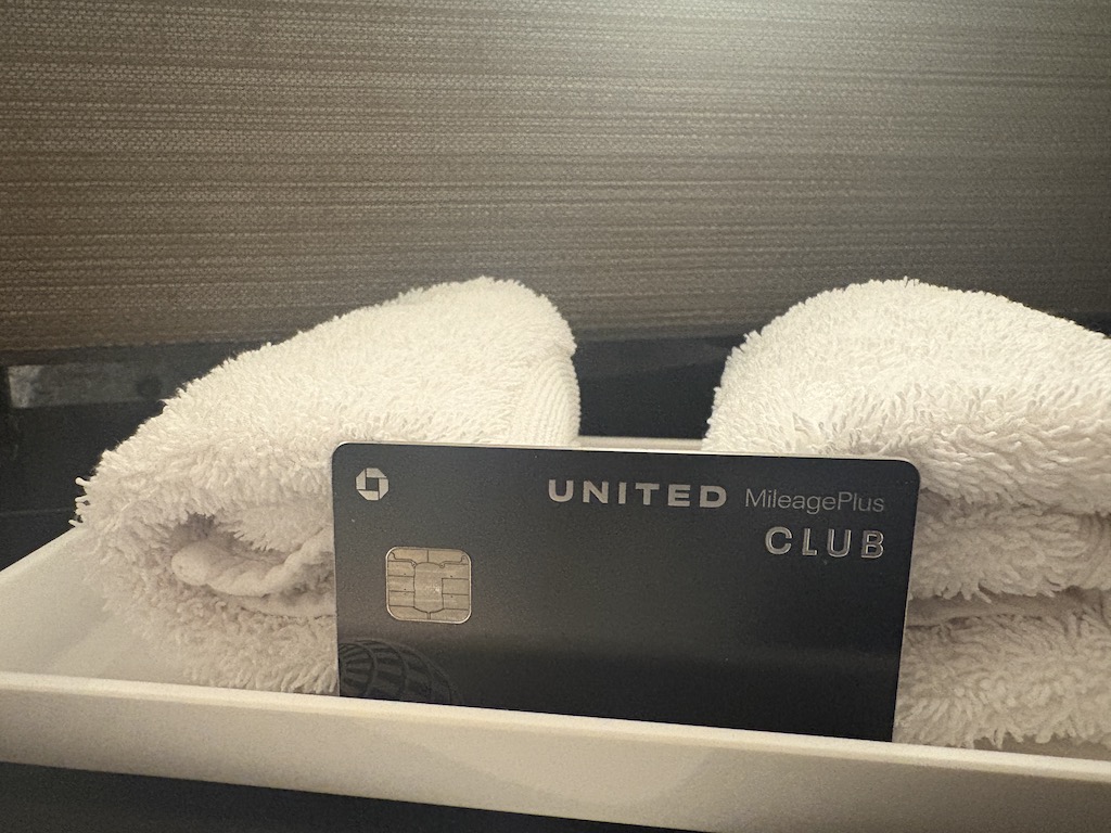 Is the United Club Card the Best Airline Card to Get Right Now?