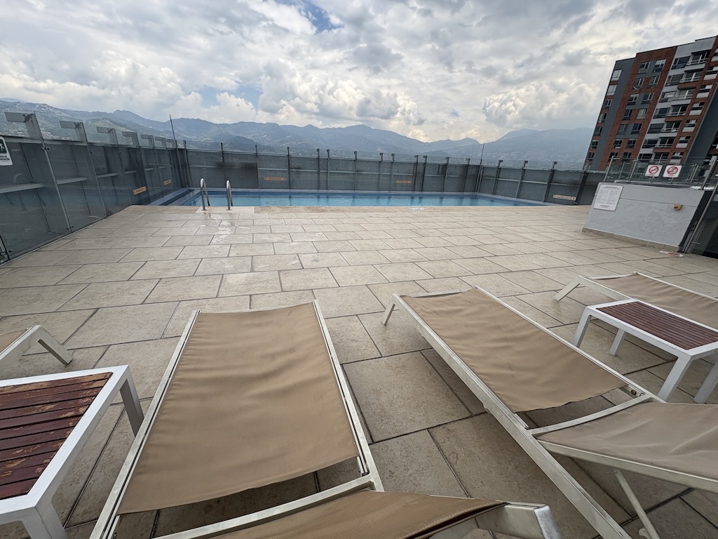 Review of the La Quinta Medellín