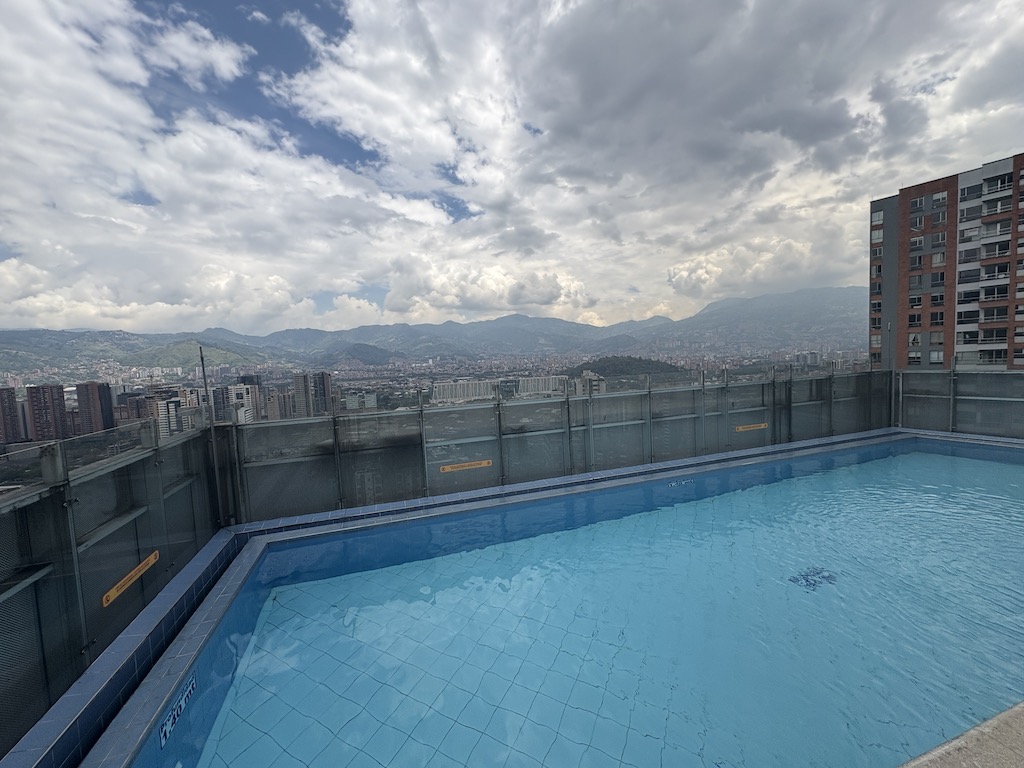 Review of the La Quinta Medellín