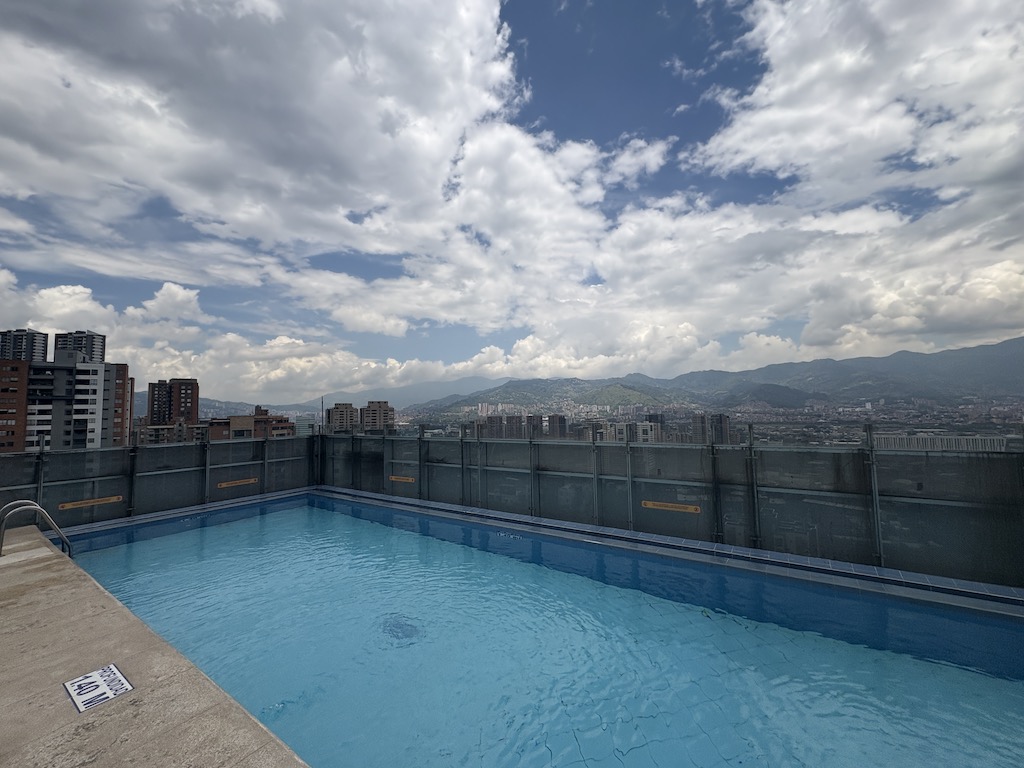 Review of the La Quinta Medellín