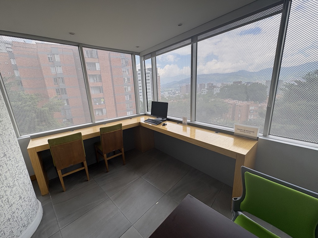 Review of the La Quinta Medellín