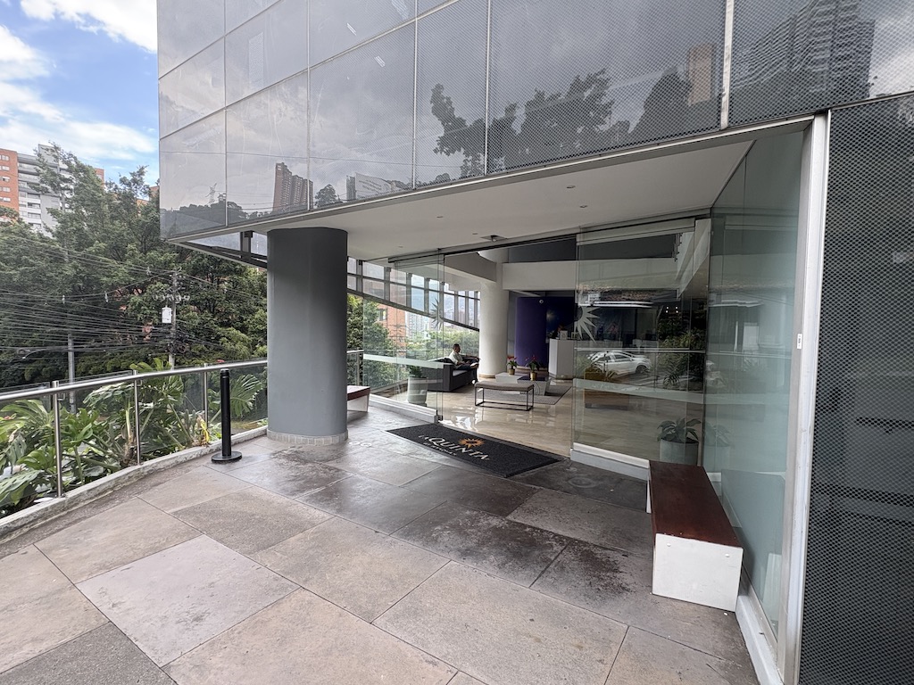 Review of the La Quinta Medellín