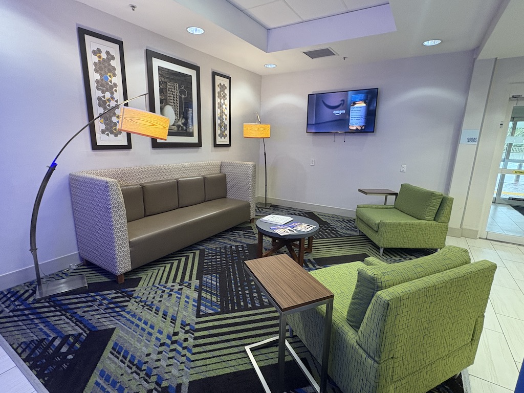 Holiday Inn Express Lynnwood, WA